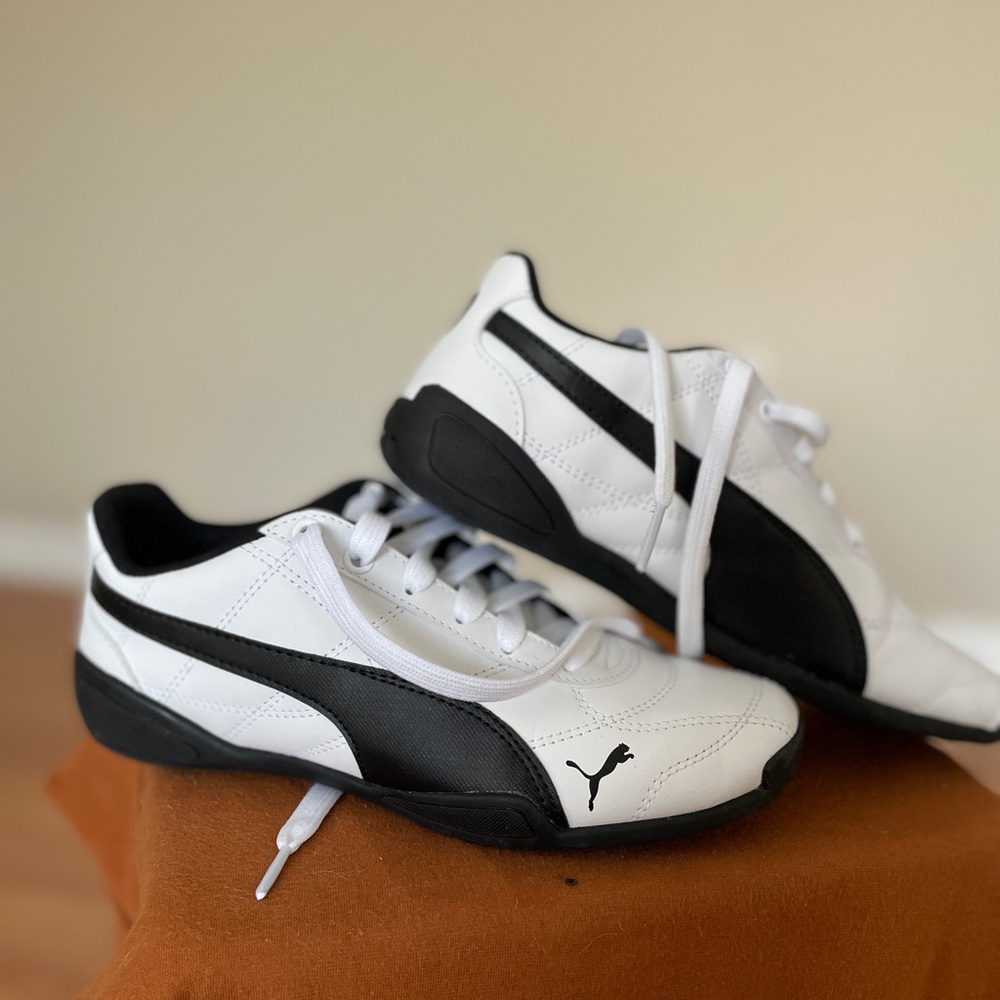 Youth Puma moto sneakers